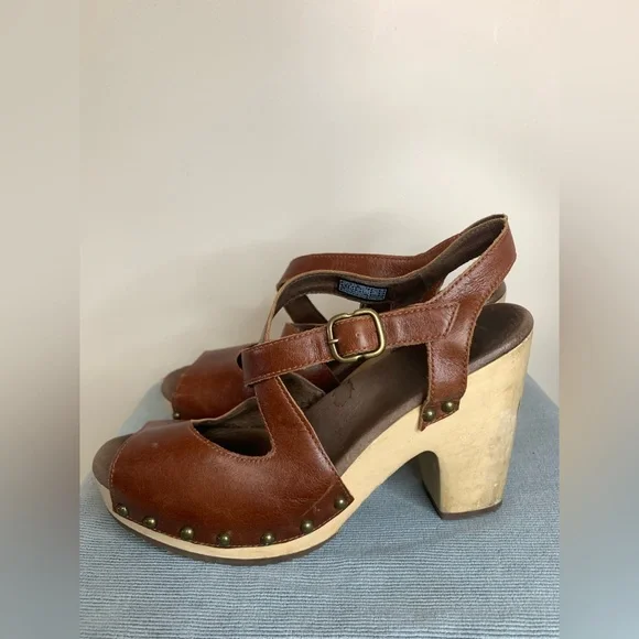 Ugg Peep Toe Heels 8 - Picture 7 of 13